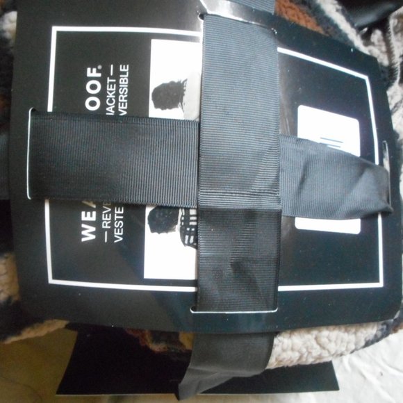 New baby seal soft light and warm jacket size Medium - Picture 2 of 7